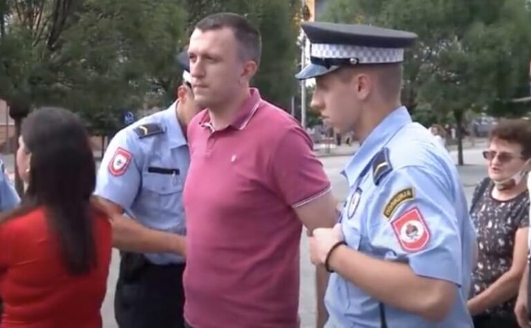 NAKON HAPŠENJA AKTIVISTA PRAVDE ZA DAVIDA: Podnesena krivična prijava protiv 11 policajaca i dežurne inspektorice