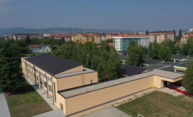 UČENICI I RODITELJI STALI UZ UČITELJICU: Bojkot nastave u banjalučkoj osnovnoj školi