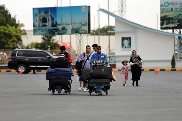 Talibani nadiru u Kabul sa svih strana