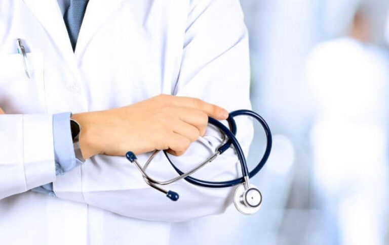 Izmišljeni urolozi “promovišu” preparat Prostate Pure