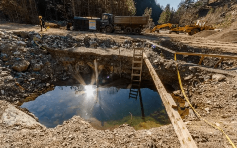 Investor of the small hydropower plant in Višegrad offered money to residents not to protest due to the destroyed road