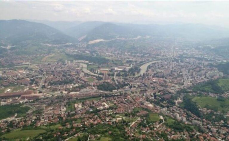 ZENICA: Lokalni moćnici zarađuju nauštrb devastacije grada, a građani se mrznu