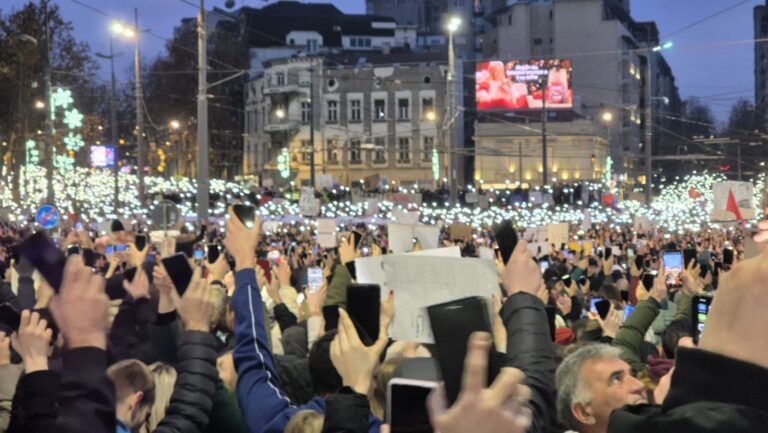 Protesti u Srbiji: Vukanović i Petrović uputili podršku, Trivićeva osudu, kod vladajućih muk