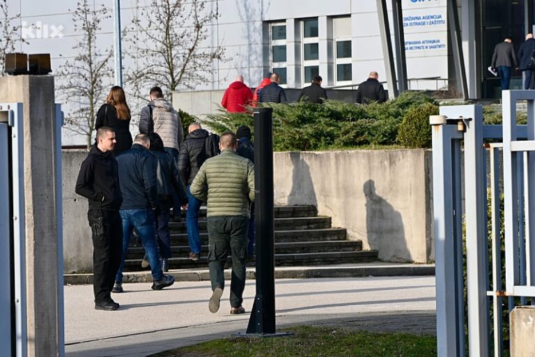 Pripadnici SIPA-e jutros redovno došli na posao