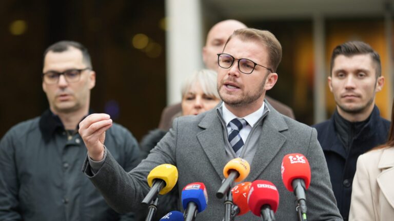 Ko savjetuje gradonačelnika Banje Luke: Ni imena, ni para