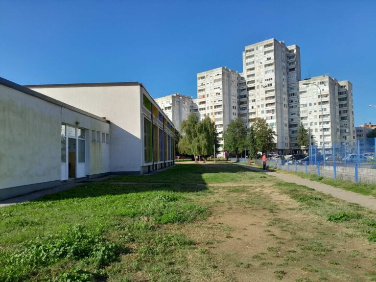 Ko od koga prepisuje u odgovoru na dopis o ekskurzijama