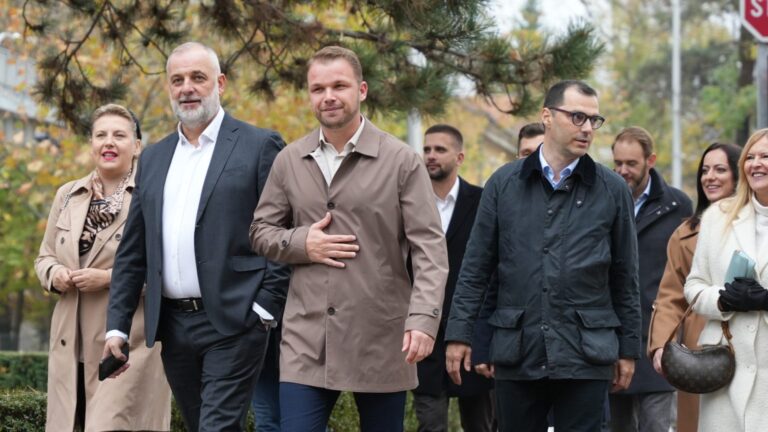 Stanivuković krije i savjetnike i honorare!