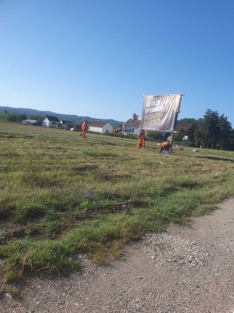 Mještani Podnovlja spriječili sječenje bilborda (VIDEO/FOTO)