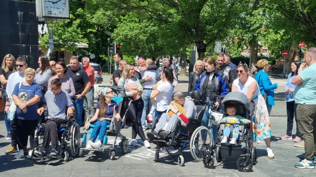 Roditelji njegovatelji iz RS traže sistemsko rješenje: „Nećemo prihvatiti da prava budu samo na papiru“